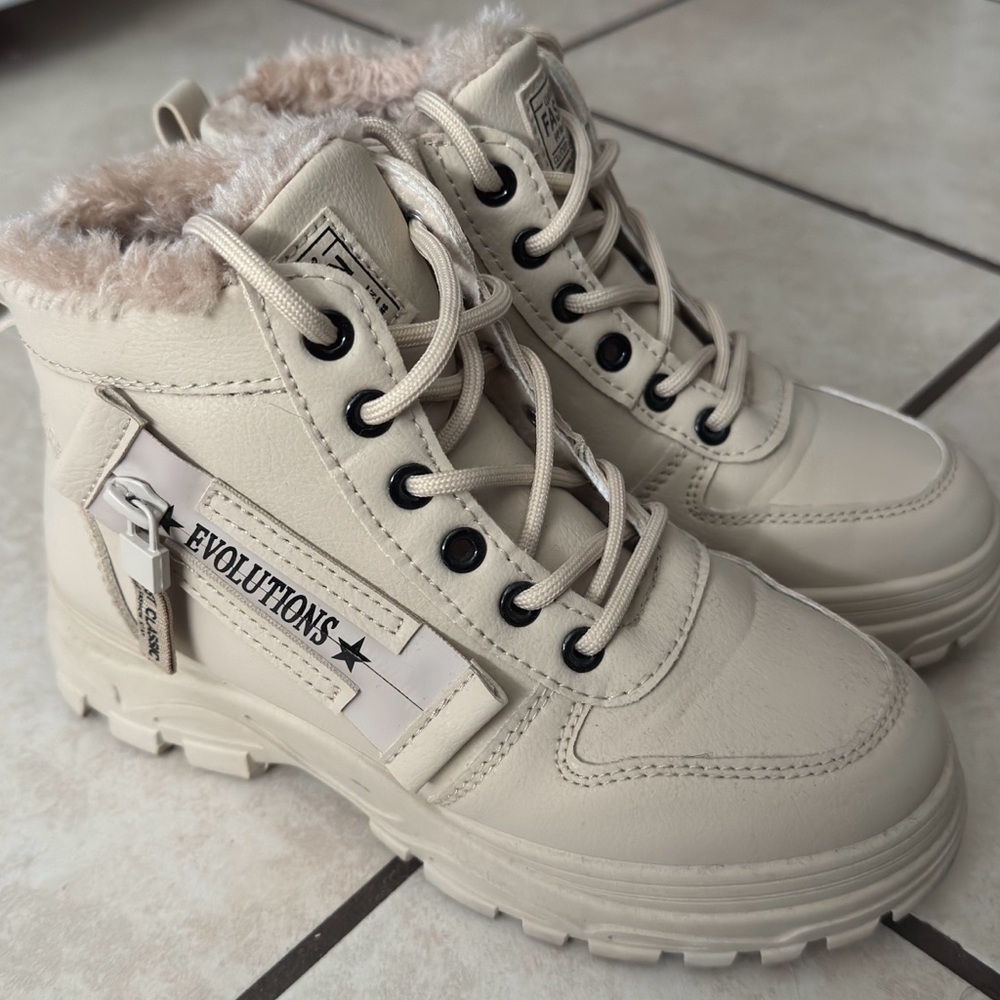 Cream High-Top Boots with Faux Fur Lining